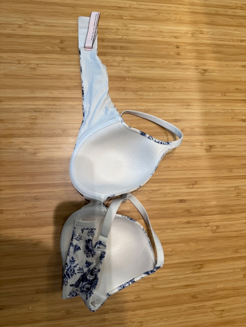 Victoria’s Secret bra - Picture 3 of 3